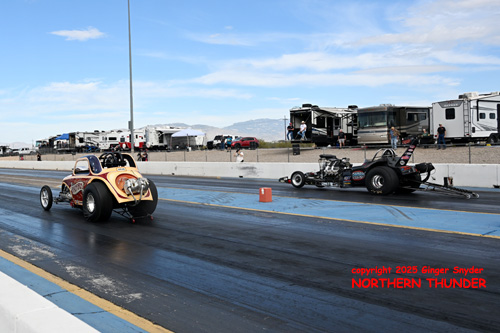 Randy Bradford - 'Bradford's Fiat (near lane) vs 
Greg Holman - 'Carbon Copy' (far lane)